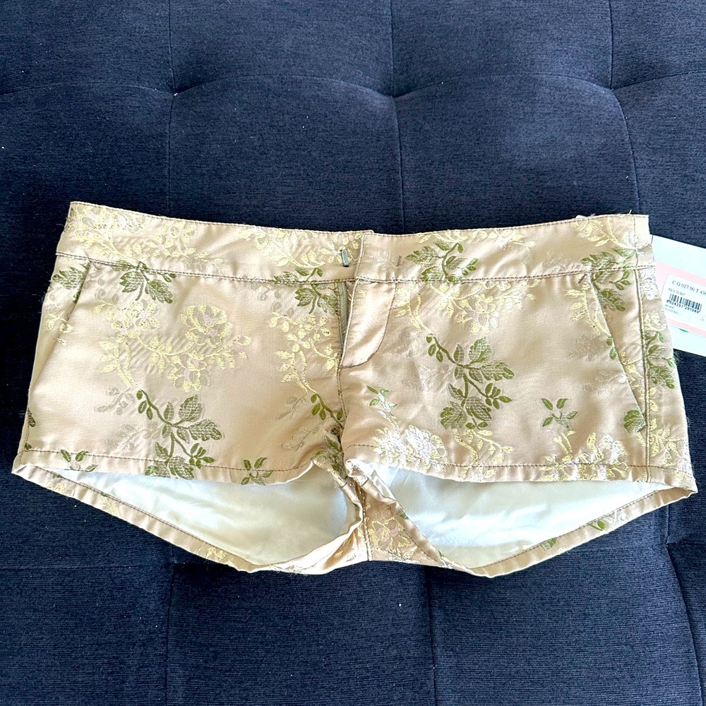 Red Valentino beige short shorts , size 42 but like XS/S